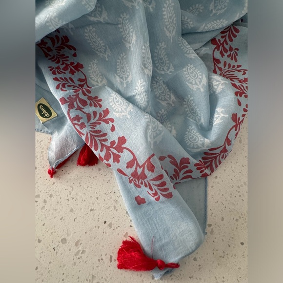 NWT Large cotton scarf with tassels - Picture 3 of 4